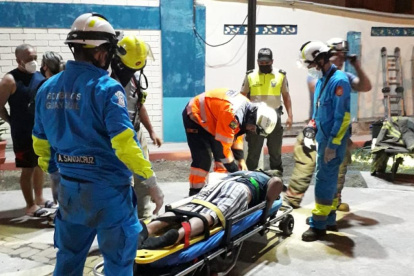El ciudadano fue rescatado por bomberos. El hecho ocurrió en la séptima etapa de la ciudadela Alborada.