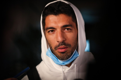 Luis Suárez ya está en Montevideo para prepararse de cara a los duelos eliminatorios.