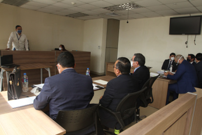 Cita. La defensa de la Prefectura y de las concesionarias acudieron ayer a la audiencia de medidas cautelares.