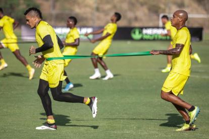 Ely Esterilla (d) y Jonatan Álvez en pleno entrenamiento estos días.