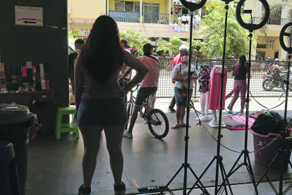 Centro. Hay sitios al interior de la bahía de Guayaquil que permanecen a oscuras, como se ve en la foto,  y esto lo aprovechan los delincuentes.