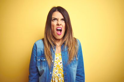 Asista a terapia psicológica si siente que el enojo llega a ser incontrolable.