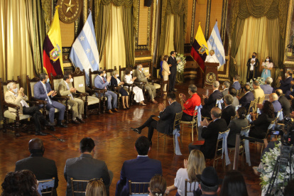 Se desarrolló a las 12:00, en el Salón de la Ciudad, contando con las normas de bioseguridad. Duró 90 minutos.