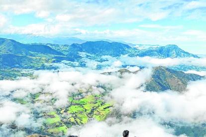 Bosque Aventura. En este lugar, ubicado en el km 33 vía a la costa, se puede recurrir de forma particular con la ayuda de una agencia turística.