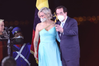 Cynthia Viteri y Jaime Nebot, en la sesión solemne por Bicentenario.