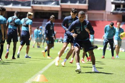 Los jugadores de la Tri trabajan intensamente desde que llegaron el viernes pasado provenientes de Argentina.