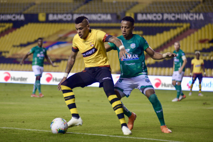 El delantero Jonathan Alvez es buscado por el Peñarol de Uruguay. Ya hubo una conversación entre las partes