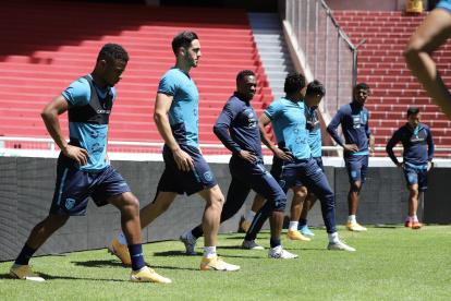 Los jugadores de la tricolor trabajan desde el viernes pasado luego de la derrota 1-0 ante Argentina.