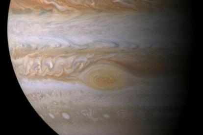 Imágenes de Júpiter capturada por la misión Juno de la NASA mientras realizaba su vigésimo séptimo sobrevuelo, el 2 de junio de 2020.