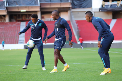 Los jugadores de la Tri vienen trabajando desde el viernes pasado luego de la derrota 0-1 ante Argentina.