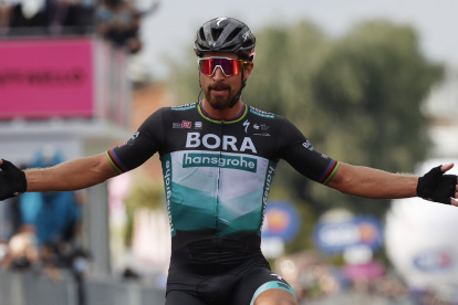 Sagan a su entrada a la meta de la etapa 10 del Giro de Italia