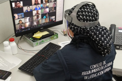 El Caces realiza reuniones virtuales para que el evaluado no tenga dificultades para instalar el simulador.