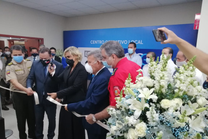 La alcaldesa de Guayaquil, junto a otras autoridades, en la inauguración de la nueva central del ECU 911.