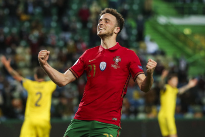 Jota revolucionó el partido con dos goles y una asistencia.