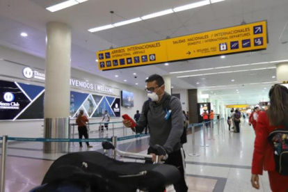 La actividad en los aeropuertos del país se normaliza poco a poco. El incremento de viajeros lo dice.