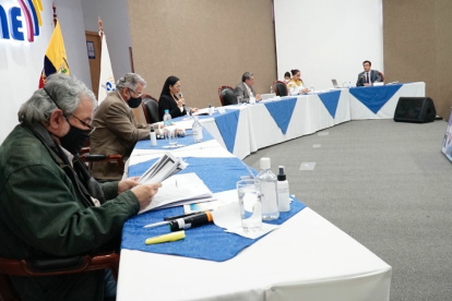 El pleno del Consejo Nacional Electoral conoce los informes de los binomios presidenciales, lista nacional a la Asamblea y parlamentarios andinos.