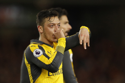 Ozil esta temporada aún no ha entrado en ninguna convocatoria con Arteta.