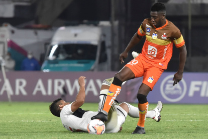 Delfín sufrió mucho en su cancha pero soportó la arremetida rival hasta pegar en el momento justo.