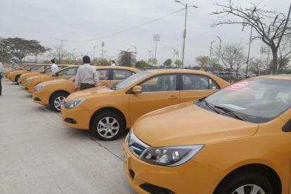 Taxis eléctricos fueron presentados este 22 de octubre por las autoridades.