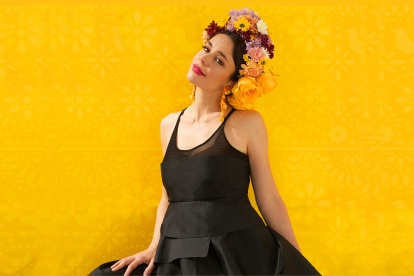 Flora Martínez tiene 42 años.