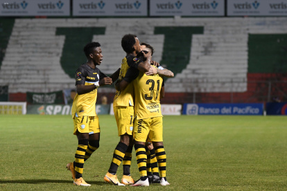 Barcelona vence 2-0 a Liga de Portoviejo.