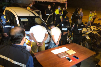 Los detenidos el fin de semana en operativos Duarán, tenían dos bloques al parecer de marihuana.