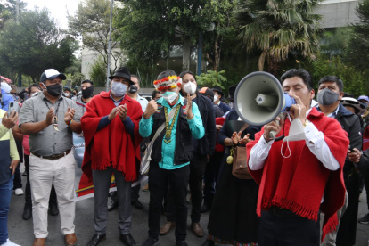 Apoyo. Un centenar de indígenas fue a respaldar a sus dirigentes.