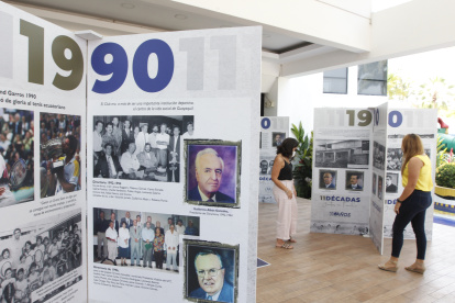 Galería. Seis paneles resumen las once décadas de vida del emblemático club porteño.