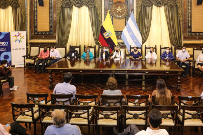 La presentación del programa "Guayaquil en marcha" se realizó en el Salón de la ciudad.