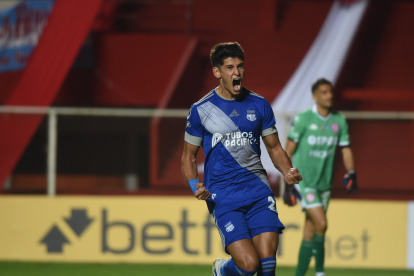 Con un tanto de Facundo Barceló, Emelec se llevó la victoria por 1-0 ante Unión de Santa de Fe.