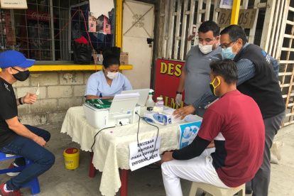 Las autoridades realizan controles donde se hacen pruebas rápidas de Covid-19.