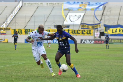 Delfín pasó por encima a Liga de Portoviejo.
