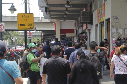 El comercio al por menor, formal o informal, es la principal actividad económica de los habitantes de Guayaquil, según cifras del INEC