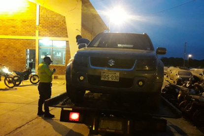 Uno de los carros que la Policía Nacional detuvo en un operativo en la madrugada del 1 de noviembre.