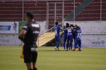 José Cevallos hizo el gol de Emelec en el estadio de Quito.