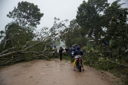 Fotografía cedida por la ONG Centro Humboldt de los destrozos que ha dejado el paso del huracán ETA, hoy en la costa caribe norte de Bilwi (Nicaragua).