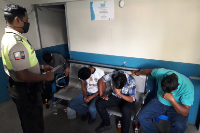Tres de los detenidos pertenecen a la misma familia. El restante es un menor de edad.