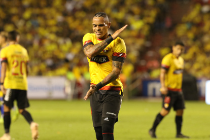 Jonatan Álvez ha sido más sombras que luces en este nuevo paso por Barcelona.