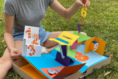 Los juguetes son elaborados con material reciclado.