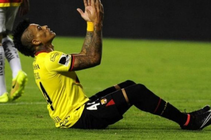 Jonatan Álvez termina el próximo mes su relación contractual con Barcelona.