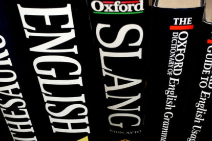 Entre las modificaciones se reconoce que una mujer puede ser "la esposa o el amante de una persona" en lugar de simplemente un hombre.