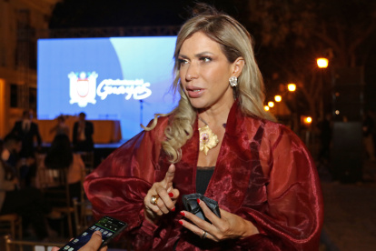 Entrevista a la prefecta Susana González, durante la sesión solemne del Bicentenario del Guayas.