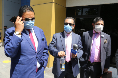 Denuncia. Fernando Acuña dice que es uno de los perjudicados.