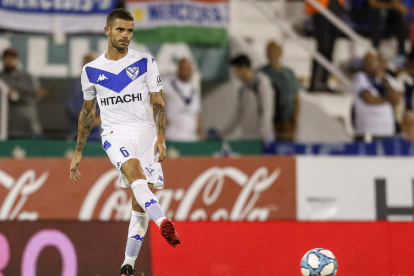 Gago fue campeón con Boca Juniors, el Real Madrid y Vélez Sarsfield. También jugó en  Roma y Valencia.