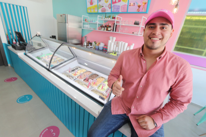 Frederick Intriago de 26 años de edad, el dueño de la marca de helados Freds Ice Cream.