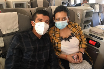 Richard Carapaz regresó al país junto a su esposa Tania Rosero, tras obtener el vicecampeonato de la Vuelta a España.