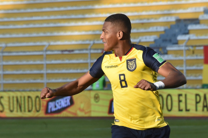 Carlos Gruezo acumuló su segunda tarjeta amarilla y no estará ante Colombia.