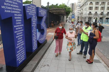 Actividad. El acto se llevó a cabo en la intersección de Nueve de octubre y Malecón Simón Bolívar.