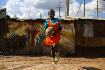 La fundación Fútbol Más Ecuador trabaja por los derechos de los niños.