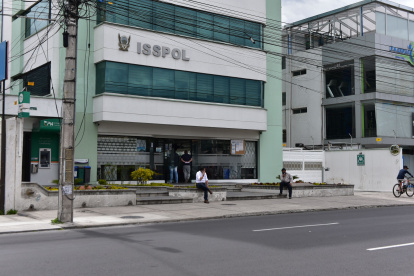El Isspol ha estado envuelto en inversiones internas y externas fallidas.



09 de septiembre  2020

KARINA DEFAS 

Agencia (ag-expreso ag-extra ag-quito)